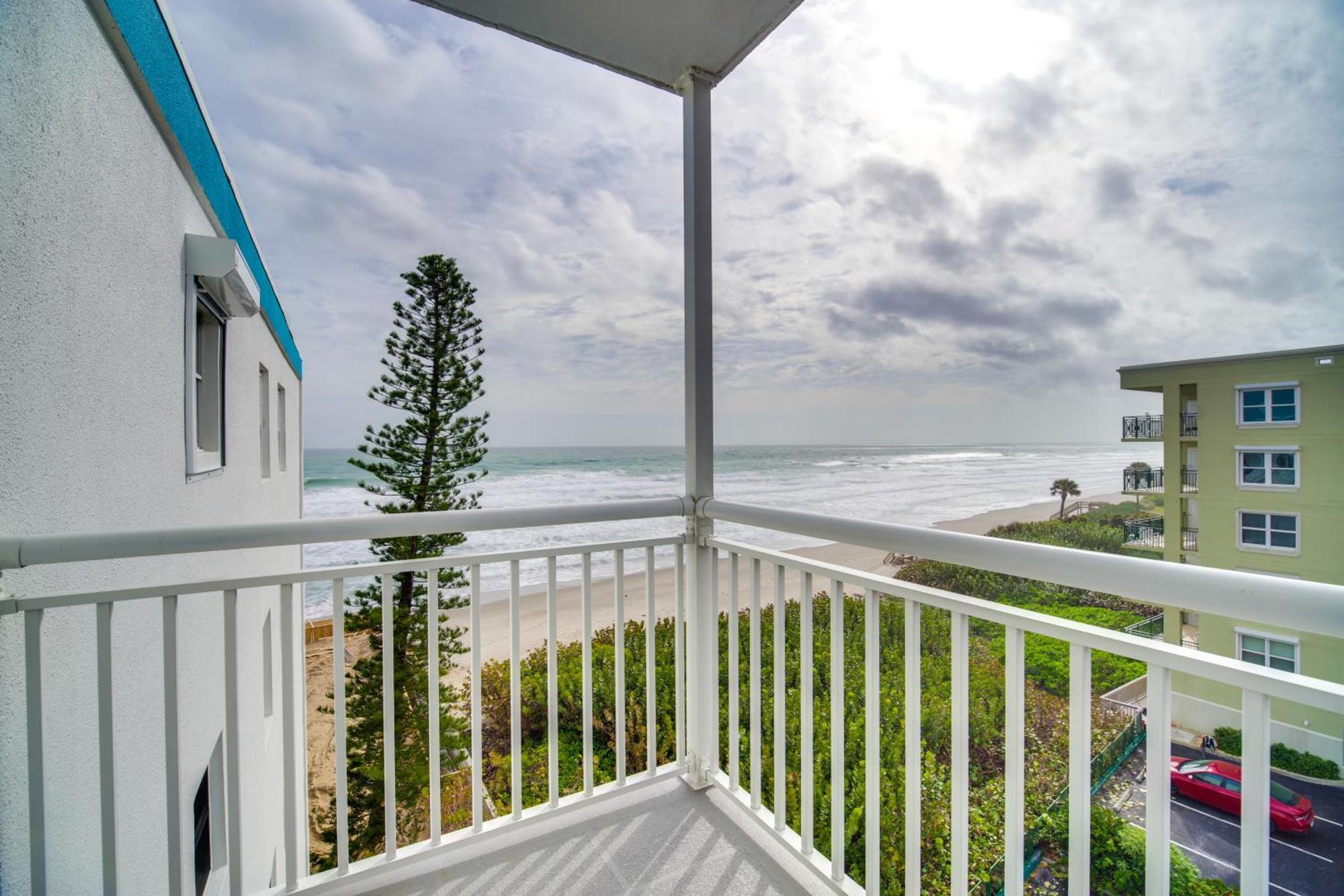 Pet-Friendly Satellite Beach Condo With Balcony! Exteriör bild